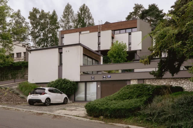 Willa Loretha w stylu modernistycznym