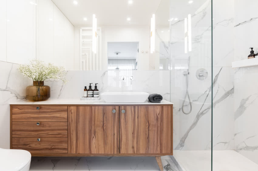 Dzięki zastosowaniu szafki okleinowanej...