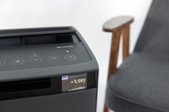 Jak oddychać lepiej w domu? Sharp KI-TX - inteligentne oczyszczanie i nawilżanie powietrza na nowym poziomie skuteczności