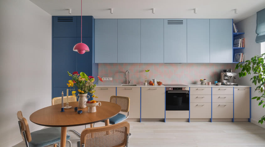 Kolorowy eksperyment. Mieszkanie, które poprawia nastrój