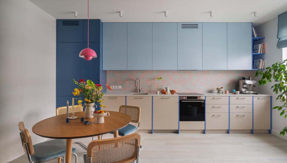 Kolorowy eksperyment. Mieszkanie, które poprawia nastrój