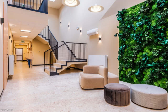 Biurowe wnętrze, aranżacja hallu