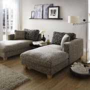 Sofy Kore - klasyczne kanapy w pokrowcach.