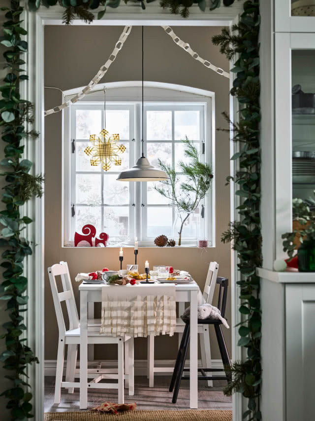 Skandynawska dekoracja stołu IKEA