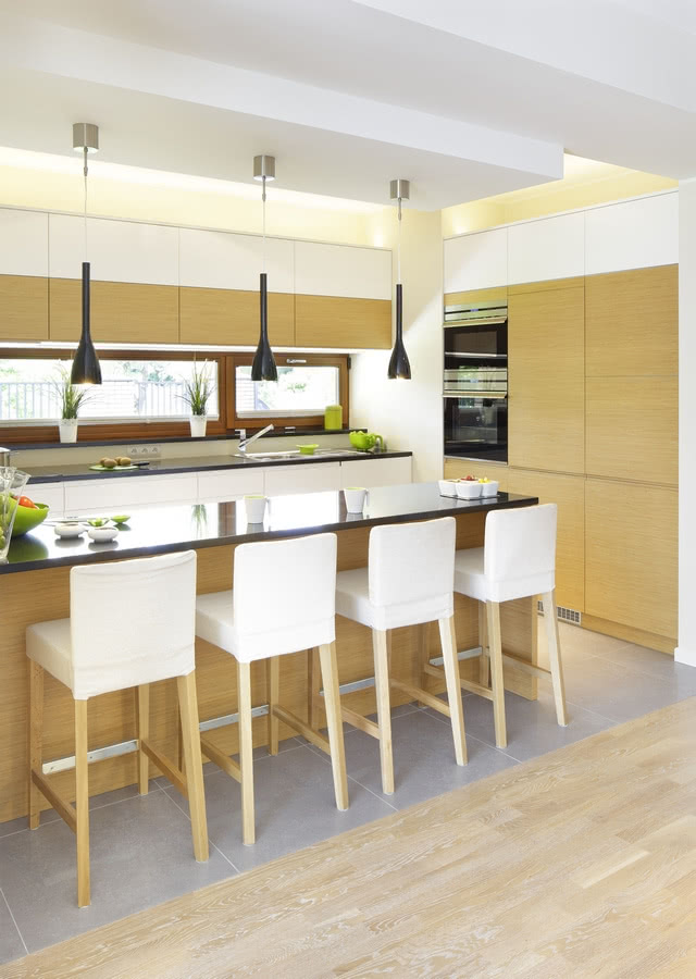 Trzy identyczne lampy (Massive) znakomicie...