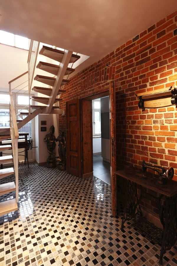 W holu znalazło się miejsce dla "antyków" -...