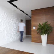 Starannie zaplanowano oświetlenie - ukryte w...