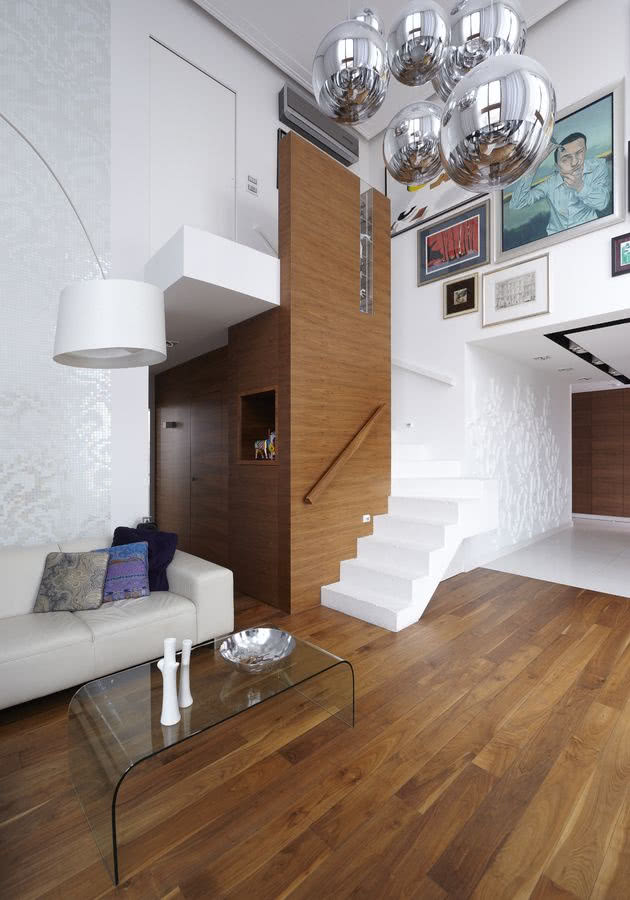 Barwne poduszki na kanapie i mała galeria...