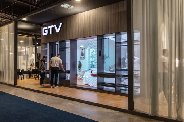 GTV - widok na stoisko z boku