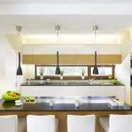 Funkcjonalny dom pod lasem