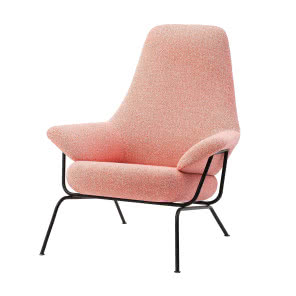 Luca Nichetto stworzył fotel Hai,
którego nazwa po fi ńsku oznacza rekina
wielorybiego, inspirując się obłymi
kształtami tej groźnej ryby. HEM