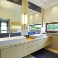 Funkcjonalny dom pod lasem