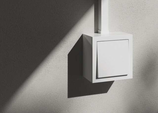 biały łącznik natynkowy