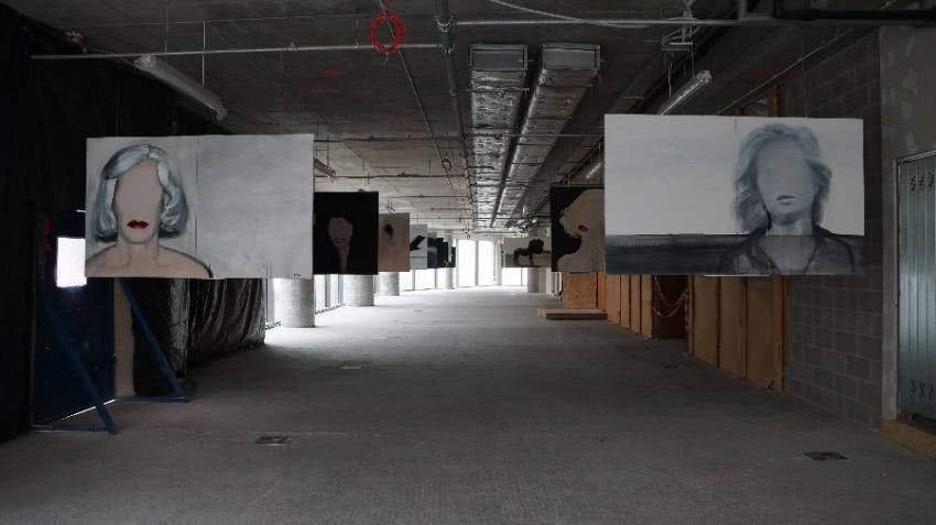 "Wystawa malarstwa", na placu budowy...