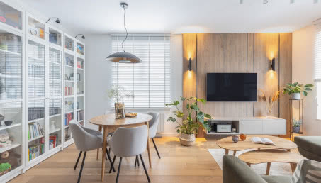 Mieszkanie dla pary inspirowane naturą. Znajduje się na warszawskim Ursynowie