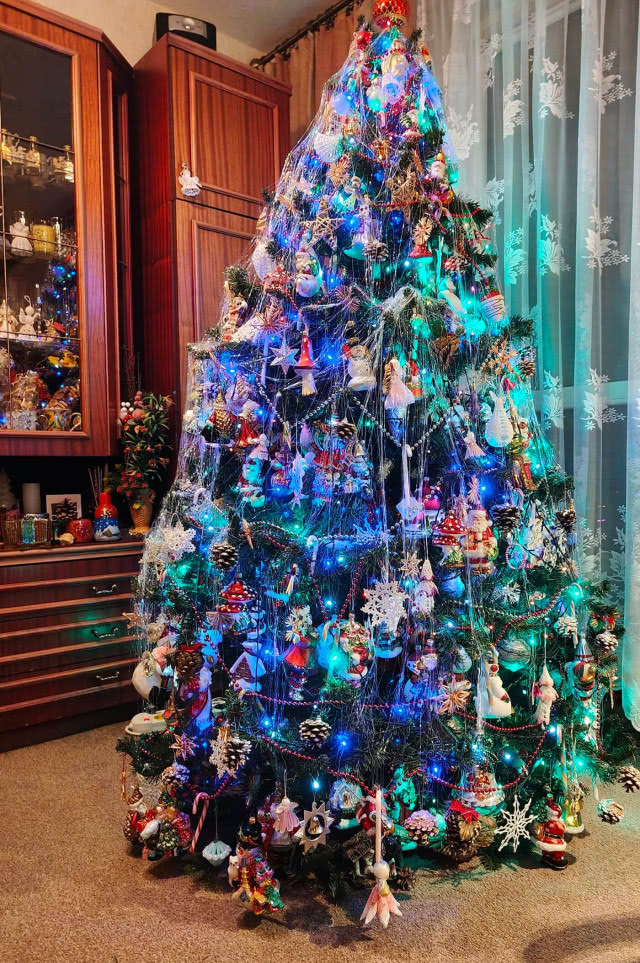 choinka z lat 70. dekoracje