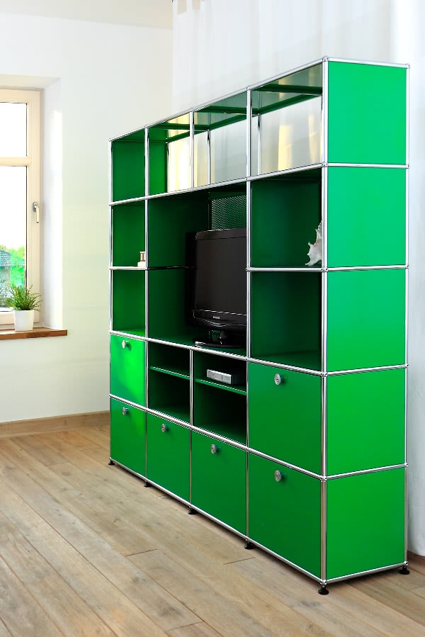 ...i szafa. Podobnie jak wiele mebli w tym domu...