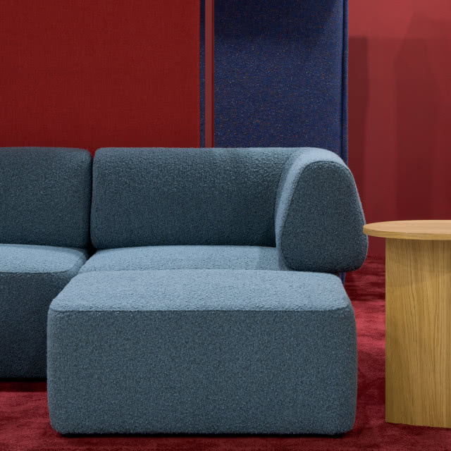 Motiv Home - niebieska kanapa