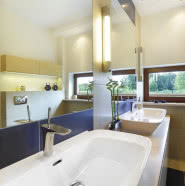 Funkcjonalny dom pod lasem