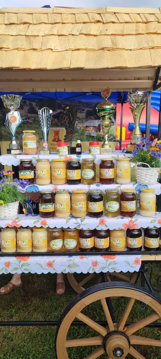 stoisko z miodami