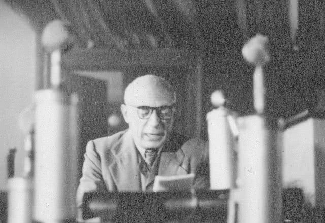 Pablo Picasso na kongresie, fot. Narodowe Archiwum Cyfrowe