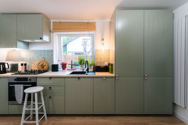 kuchnia oliwkowa w nowym domu