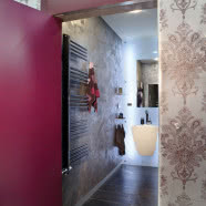 Loft w stylu glamour - wnętrze przytulne i funkcjonalne