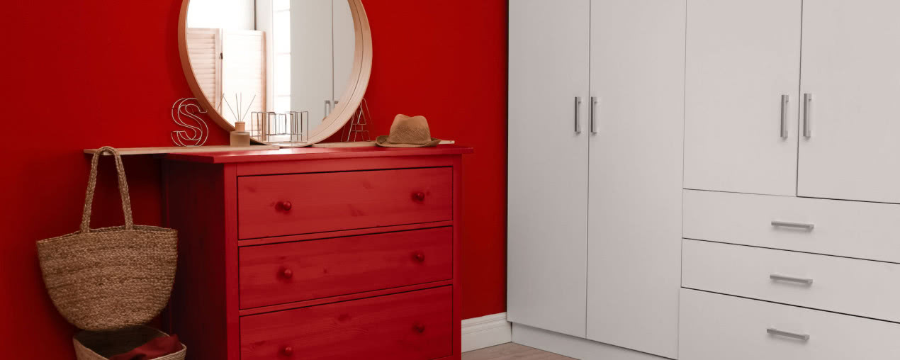 Czerwony - najtrudniejszy kolor w aranżacji wnętrz. Jak urządzić mieszkanie z kolorem czerwonym?