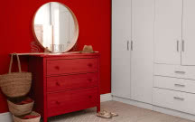 Czerwony - najtrudniejszy kolor w aranżacji wnętrz. Jak urządzić mieszkanie z kolorem czerwonym?