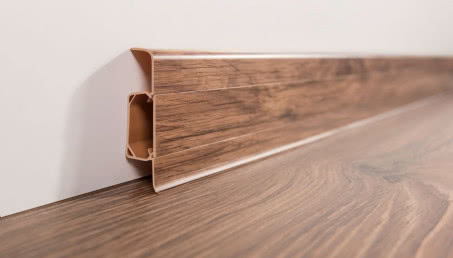 Estetyczne i praktyczne - listwy przypodłogowe Esquero