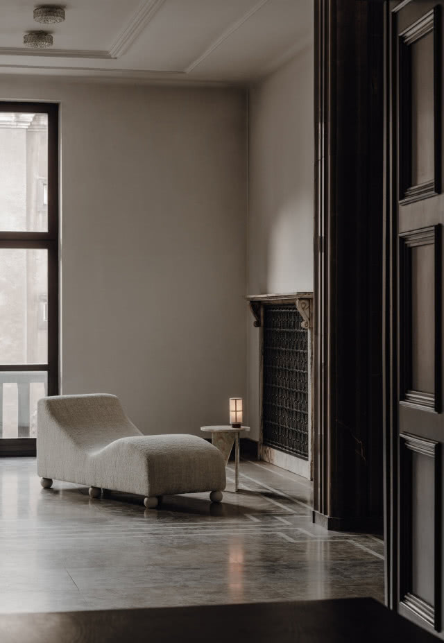 NGDesign - obła beżowa leżanka 