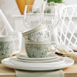 porcelana z letnim motywem kwiatowym