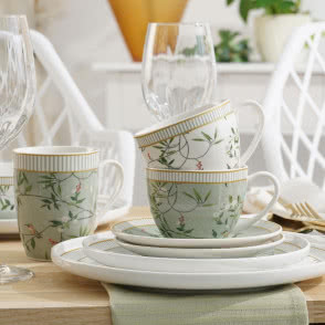 porcelana z letnim motywem kwiatowym