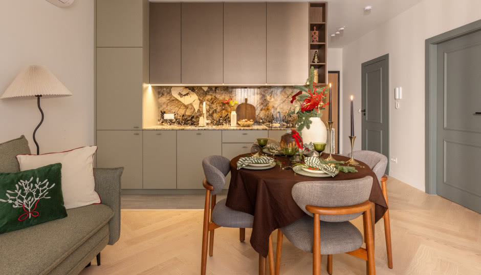 Kolory natury i nowoczesny styl. Aranżacja mieszkania w świątecznej odsłonie