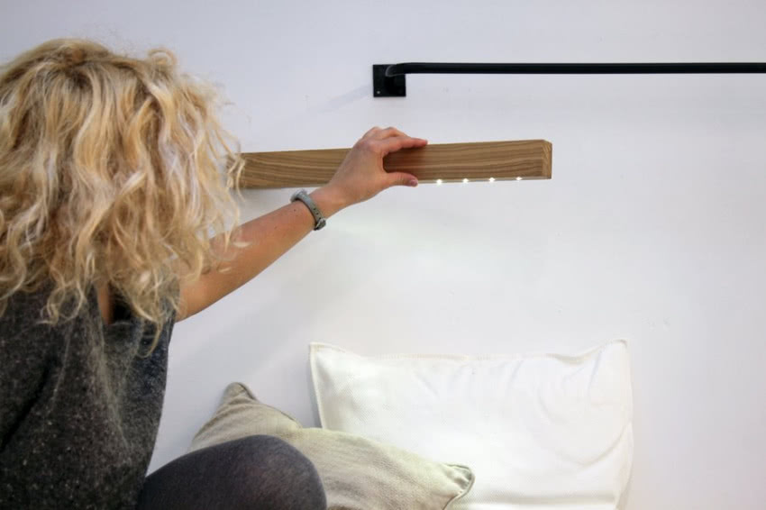 Ta lampa nie potrzebuje żadnych przełączników...