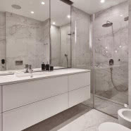 Dwupoziomowy apartament na Kabatach. Powstał z trzech małych mieszkań!