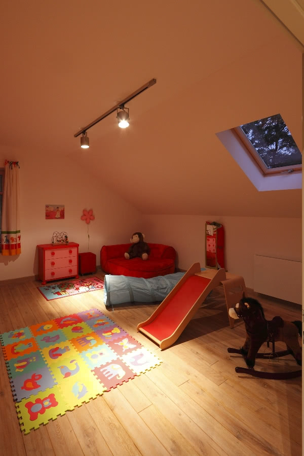 Przestronnie i kolorowo - pokój dziecięcy.