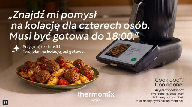 Thermomix TM7 z Asystentem Cookidoo AI, który pomaga znaleźć pomysł na kolację dla czterech osób i zaplanować posiłek.