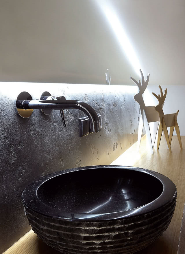 Kamienna misa w łazience
