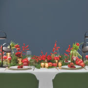 Dekoracja stołu świątecznego ze złotymi sztućcami