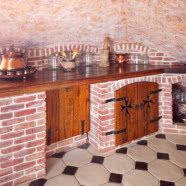 Zamkowe wnętrze na strychu kamienicy