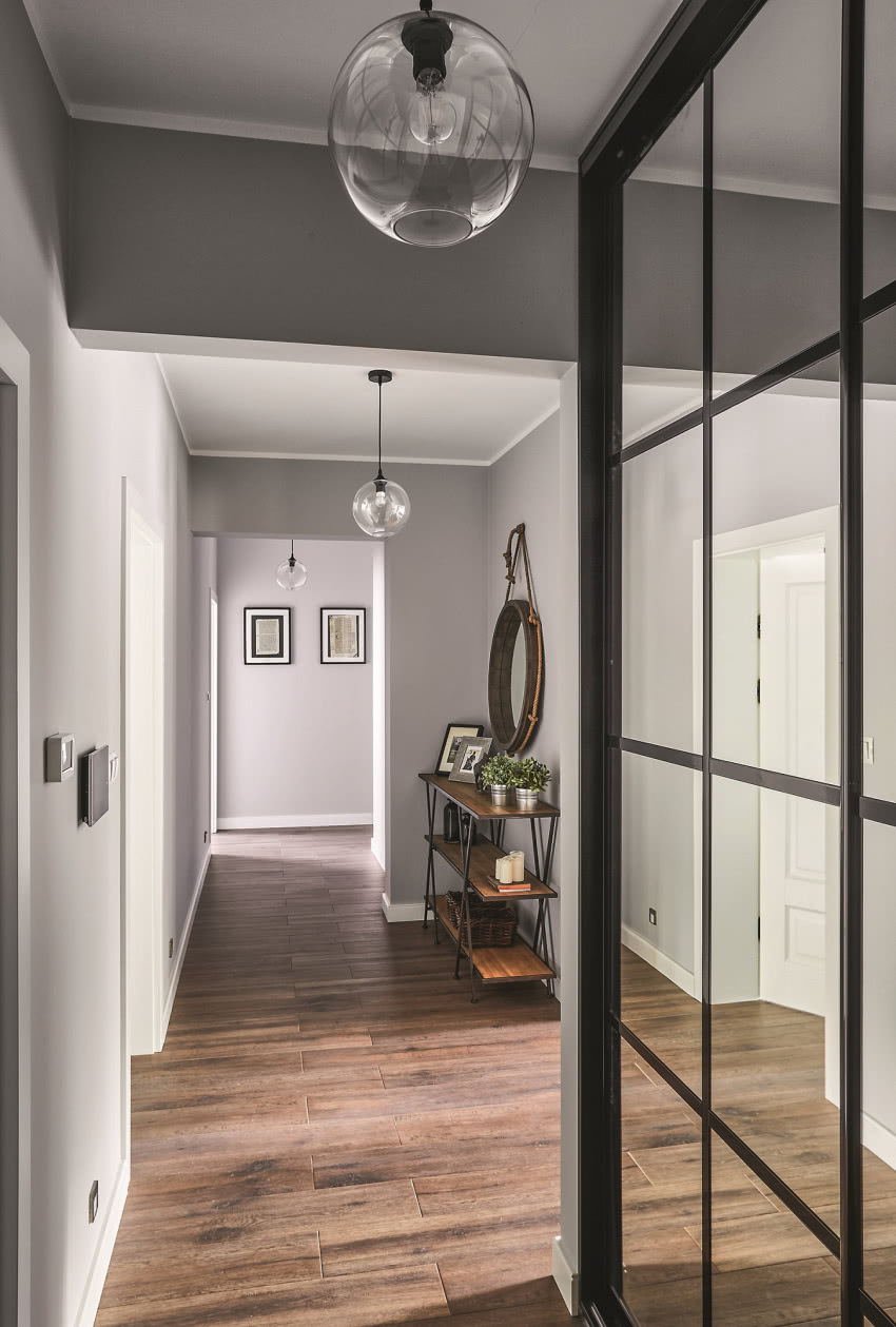 Przeszklone drzwi nawiązują do stylu klasycznego...