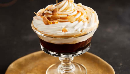 Kawa po wiedeńsku z syropem klonowym: jak ją zrobić? Prosty przepis