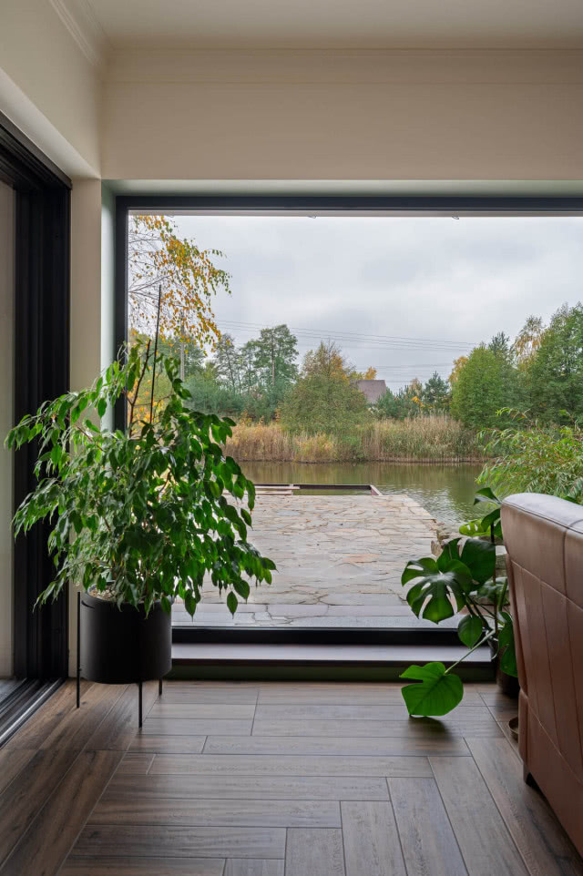 dom z widokiem na staw