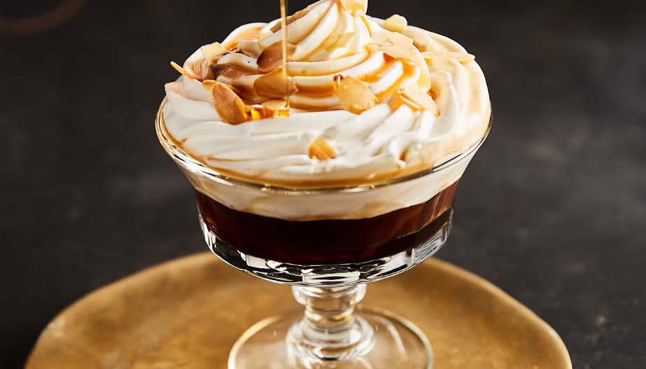 Kawa po wiedeńsku z syropem klonowym: jak ją zrobić? Prosty przepis