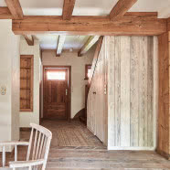 Stary dom na Mazurach po gruntownej metamorfozie. Zachowano pruską cegłę i wiekowe drewno!