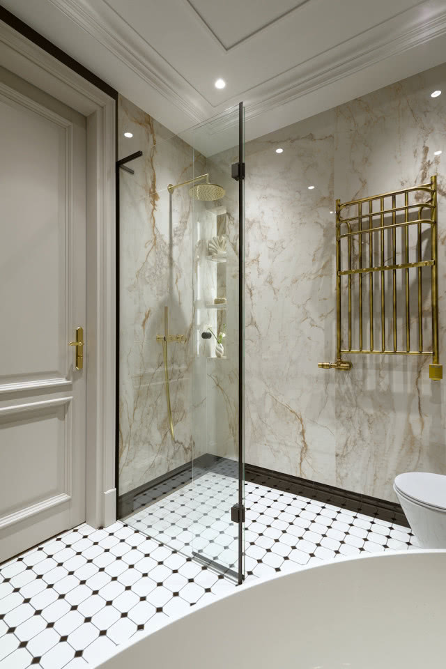 złoty grzejnik w łazience