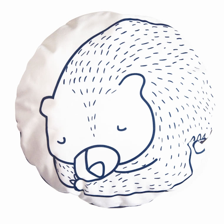 Poduszki Angeworkshop zdobią wizerunki leśnych...