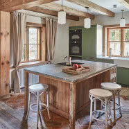 Stary dom na Mazurach po gruntownej metamorfozie. Zachowano pruską cegłę i wiekowe drewno!