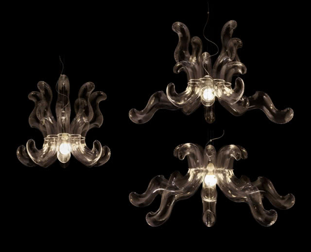 nadmuchiwany żyrandol w kształcie ośmiornicy